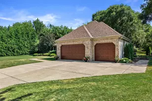 11221 W Drake Ln, Franklin, WI 53132 - Photo 31