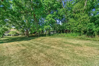 11221 W Drake Ln, Franklin, WI 53132 - Photo 25