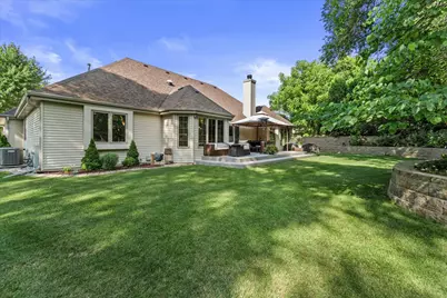 11221 W Drake Ln, Franklin, WI 53132 - Photo 23