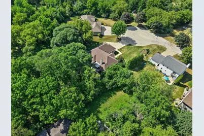 11221 W Drake Ln, Franklin, WI 53132 - Photo 37