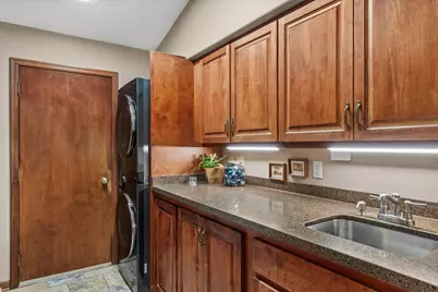 11221 W Drake Ln, Franklin, WI 53132 - Photo 11