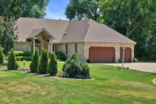 11221 W Drake Ln, Franklin, WI 53132 - Photo 29