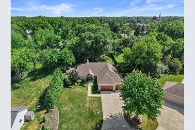 11221 W Drake Ln, Franklin, WI 53132 - Photo 33