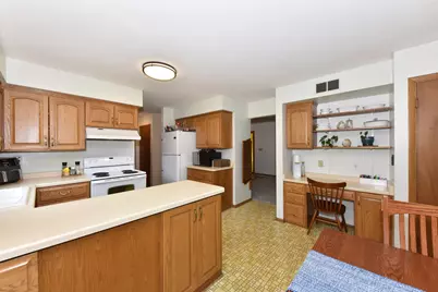 2751 N 118th St, Wauwatosa, WI 53222 - Photo 15