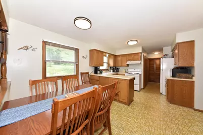 2751 N 118th St, Wauwatosa, WI 53222 - Photo 15