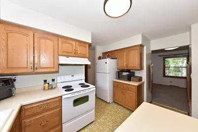 2751 N 118th St, Wauwatosa, WI 53222 - Photo 13