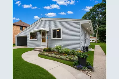 2419 S 81st St, West Allis, WI 53219 - Photo 3