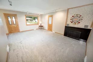 2419 S 81st St, West Allis, WI 53219 - Photo 7
