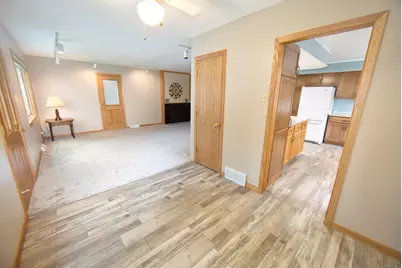 2419 S 81st St, West Allis, WI 53219 - Photo 15