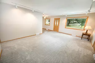 2419 S 81st St, West Allis, WI 53219 - Photo 9