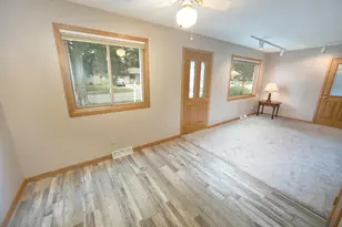2419 S 81st St, West Allis, WI 53219 - Photo 13