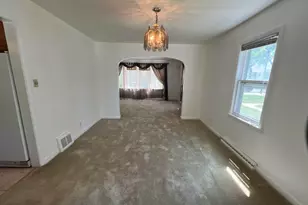 6402 W Girard Ave, Milwaukee, WI 53210 - Photo 11