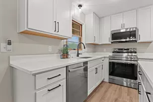 N61W23015 Silver Spring Dr, Sussex, WI 53089 - Photo 7
