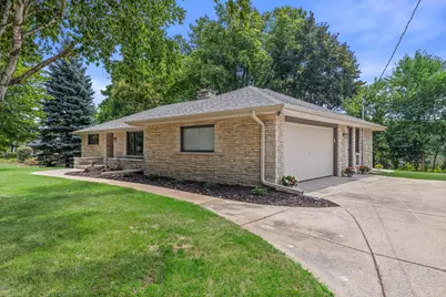 N61W23015  Silver Spring Dr, Sussex, WI 53089 - Photo 37