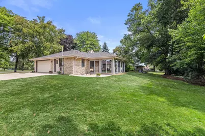 N61W23015  Silver Spring Dr, Sussex, WI 53089 - Photo 35