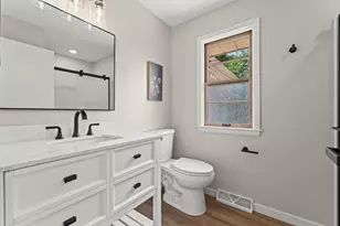N61W23015 Silver Spring Dr, Sussex, WI 53089 - Photo 15