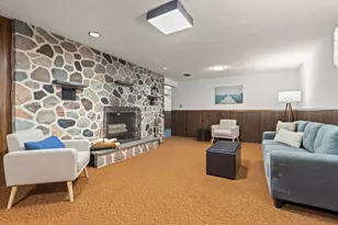 N61W23015 Silver Spring Dr, Sussex, WI 53089 - Photo 25