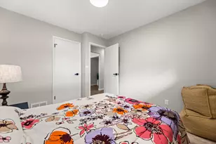 N61W23015 Silver Spring Dr, Sussex, WI 53089 - Photo 21