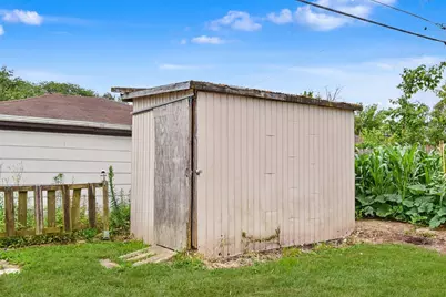 8651 W Crossfield Ave, Milwaukee, WI 53225 - Photo 21