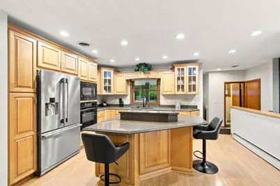 10400 W Pallottine Dr, Greenfield, WI 53228 - Photo 9