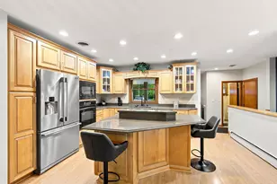 10400 W Pallottine Dr, Greenfield, WI 53228 - Photo 9