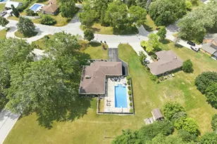 10400 W Pallottine Dr, Greenfield, WI 53228 - Photo 35