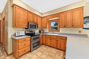 W151N10742 Preserve Pkwy, Germantown, WI 53022 - Photo 13