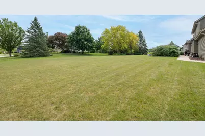 W151N10742  Preserve Pkwy, Germantown, WI 53022 - Photo 35