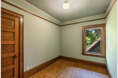 6789 N Elm Tree Rd, Glendale, WI 53217 - Photo 19