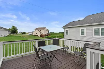822  Skypark Dr, Hartford, WI 53027 - Photo 25