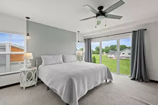 822 Skypark Dr, Hartford, WI 53027 - Photo 13