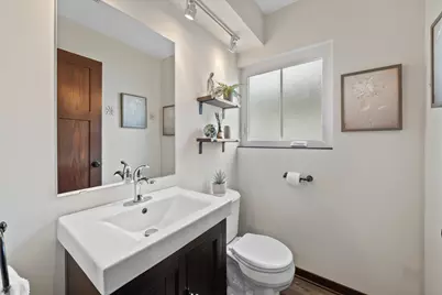 822  Skypark Dr, Hartford, WI 53027 - Photo 11