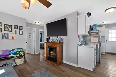 3850 S 18th St, Milwaukee, WI 53221 - Photo 9