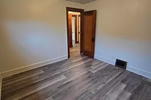 4136 N 21st St, Milwaukee, WI 53209 - Photo 9