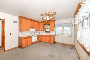 2400 S 100th St, West Allis, WI 53227 - Photo 9