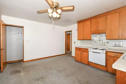 2400 S 100th St, West Allis, WI 53227 - Photo 11