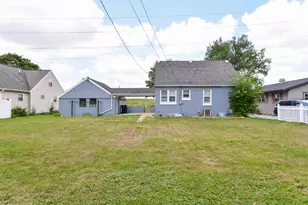 2400 S 100th St, West Allis, WI 53227 - Photo 25