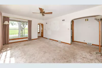 2400 S 100th St, West Allis, WI 53227 - Photo 7