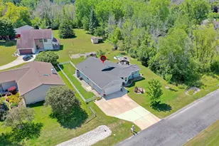 4517 Harvest Cir, Manitowoc, WI 54220 - Photo 25