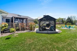 4517 Harvest Cir, Manitowoc, WI 54220 - Photo 11
