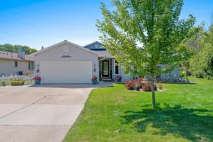 4517 Harvest Cir, Manitowoc, WI 54220 - Photo 17