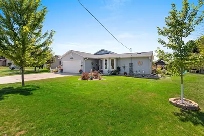4517  Harvest Cir, Manitowoc, WI 54220 - Photo 3