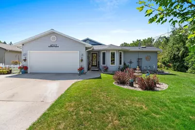 4517  Harvest Cir, Manitowoc, WI 54220 - Photo 1