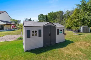 4517 Harvest Cir, Manitowoc, WI 54220 - Photo 7