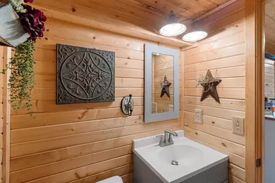 4517  Harvest Cir, Manitowoc, WI 54220 - Photo 51