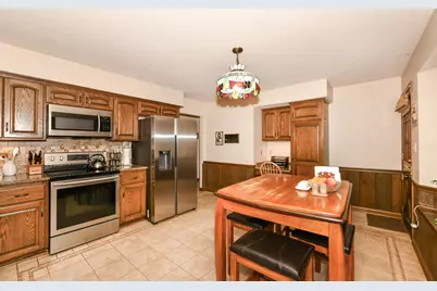 2367 S 118th St, West Allis, WI 53227 - Photo 9