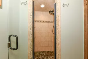 2367 S 118th St, West Allis, WI 53227 - Photo 27