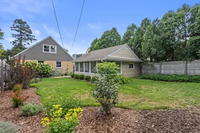 631 N 104th St, Wauwatosa, WI 53226 - Photo 27