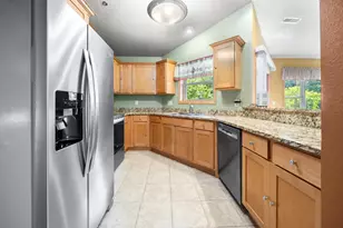 N82W13392 Fond Du Lac Ave, Menomonee Falls, WI 53051 - Photo 15