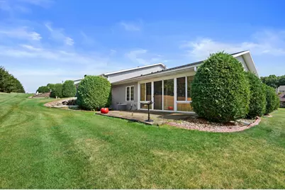 1220  Stillwater Ln, Hartford, WI 53027 - Photo 7